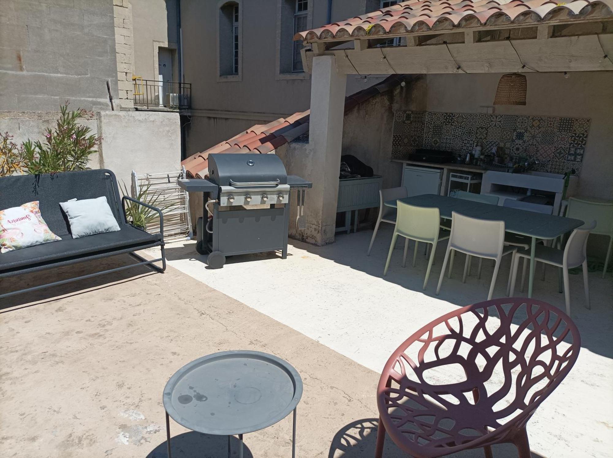 Maison Intra Muros, Terrasses Avec Vue Jaccuzzi Et Garage Avignon Bilik gambar